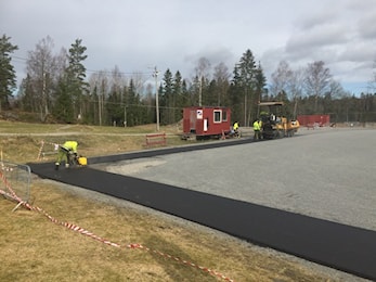 Kunstgresset på Drivplassen er under arbeid